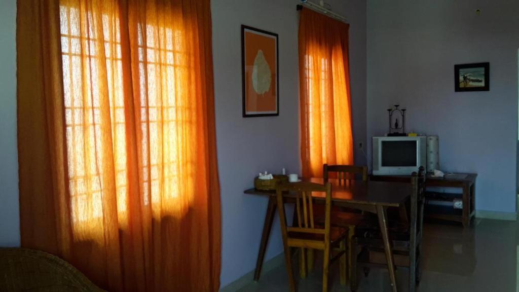 Valentine Hostel & Guest House Pondicherry Exterior photo