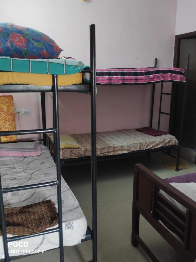 Valentine Hostel & Guest House Pondicherry Exterior photo