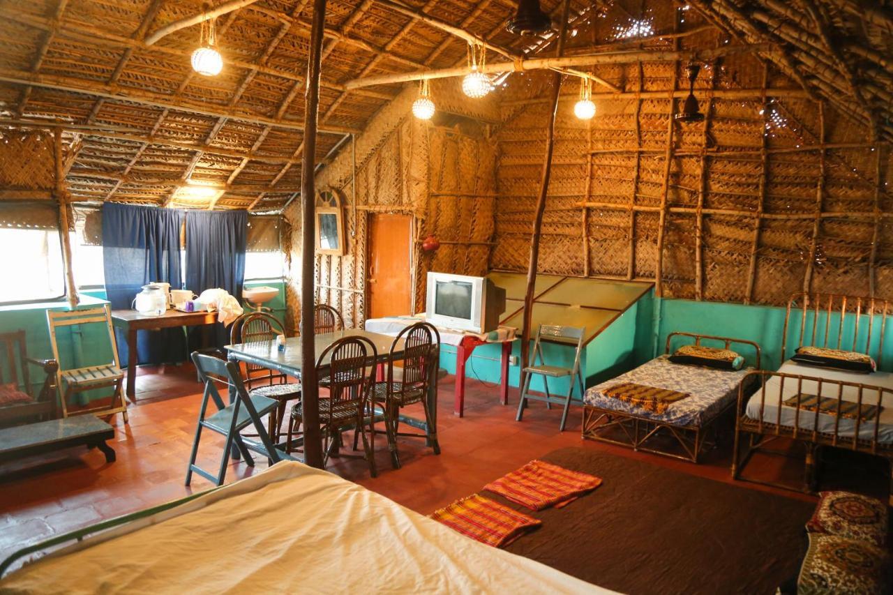 Valentine Hostel & Guest House Pondicherry Exterior photo